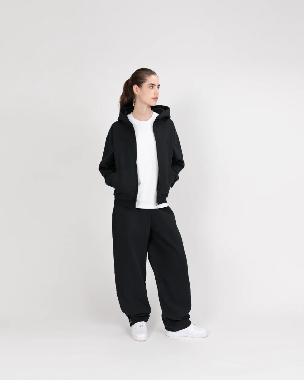 SU ZIP JOGGER – BLACK